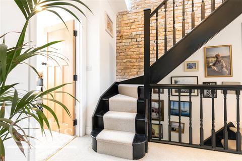 31 Braeside Road, London, SW16 5BG