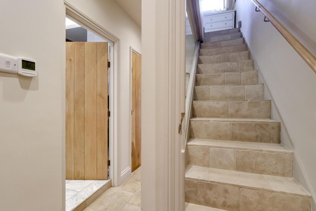 Hallway (1).jpg