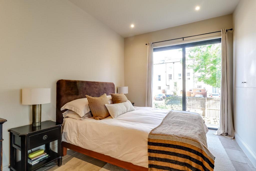 Bedroom One (1).jpg