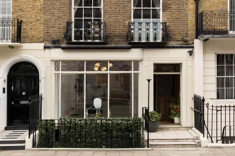 Retail property (high street) to rent, 29 Chapel St London SW1X 7DD