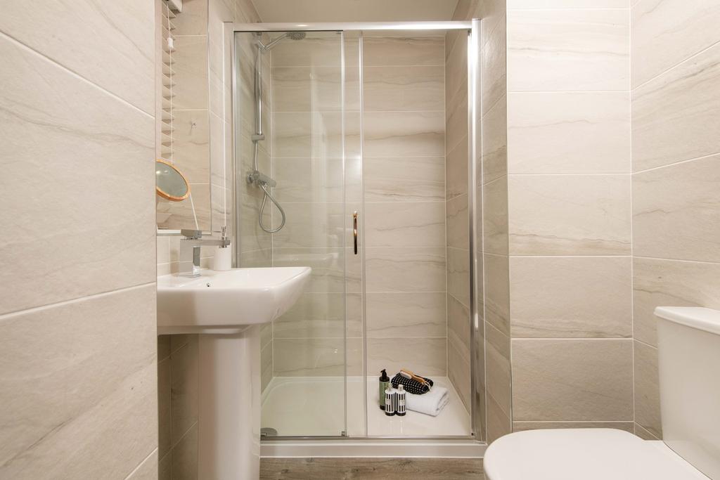 Hemsworth en suite