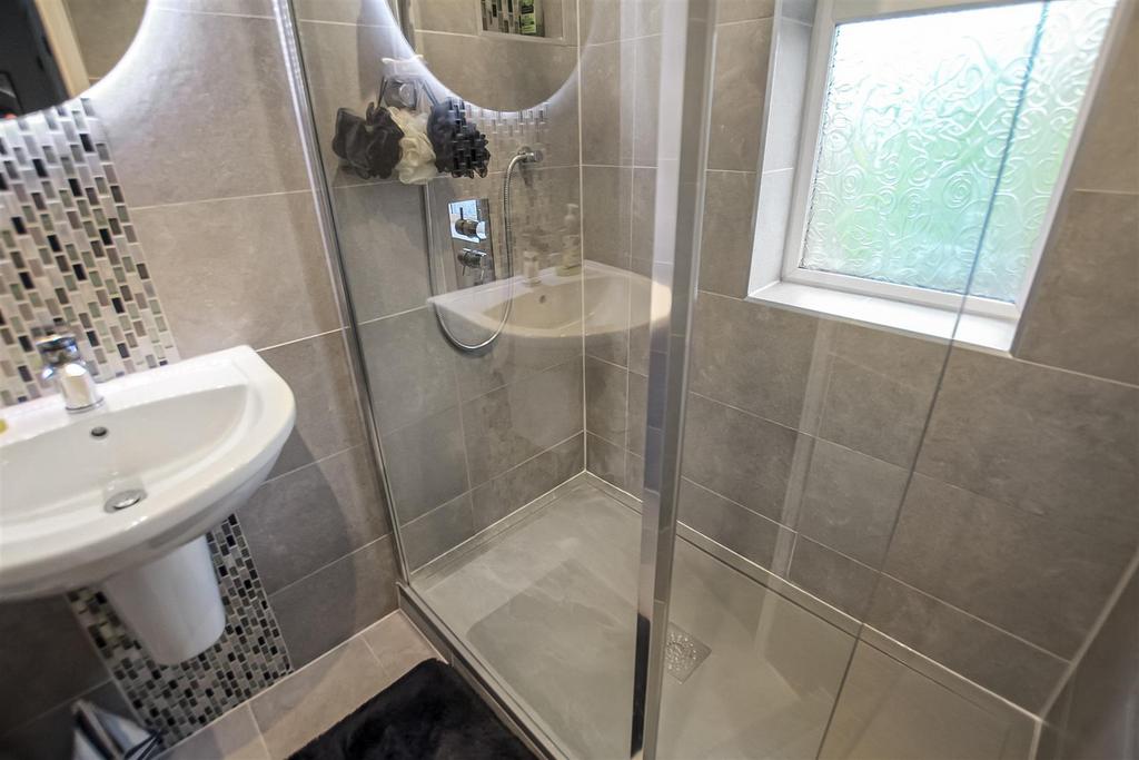 Shower Room.jpg