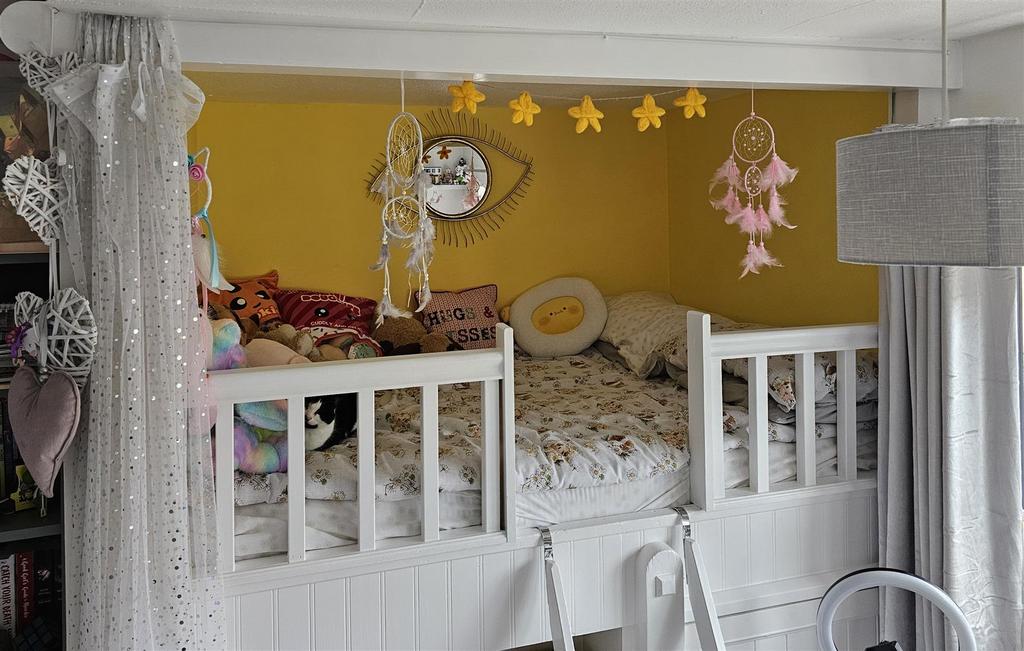 Bedroom Three (2).jpg