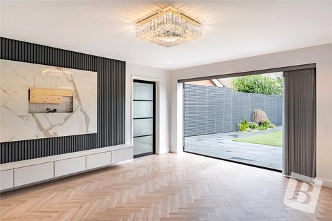 4 bedroom detached house for sale, Haynes Road, Hornchurch, RM11