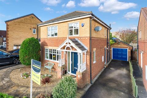 3 bedroom detached house for sale, Sorrin Close, Idle, Bradford