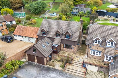 undefined, Castle Hill Road, Dunstable LU6