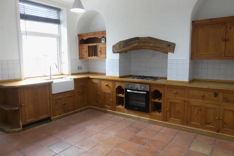 3 bedroom terraced house to rent, Bolton Road, Silsden BD20