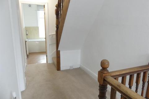3 bedroom terraced house to rent, Bolton Road, Silsden BD20