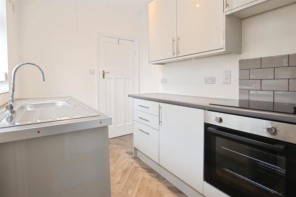 Fitted kitchen