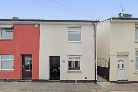 2 bedroom semi-detached house to rent, New Park Street, Colchester