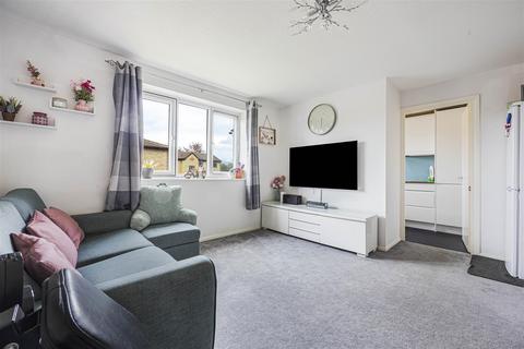 Lowestoft Drive, Cippenham