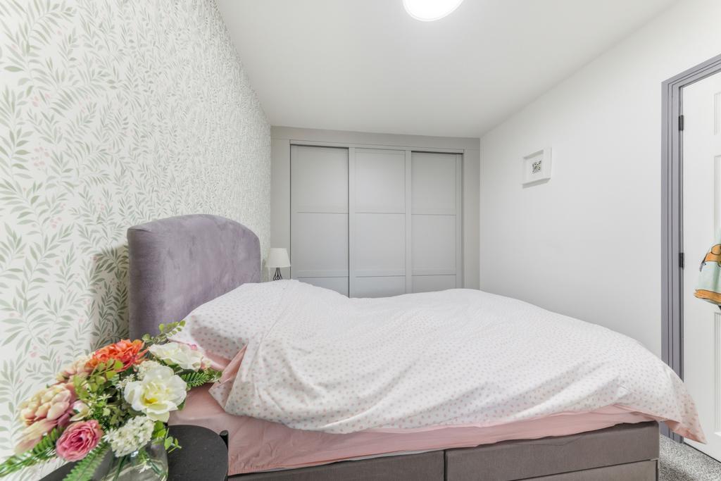The Bungalows - Ewe Move Pontefract - Master Bedroo
