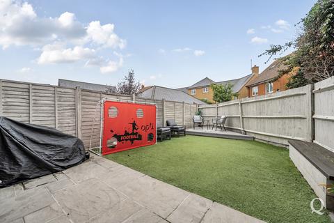 4 bedroom semi-detached house for sale, Carnation Crescent, Sittingbourne, Kent, ME10
