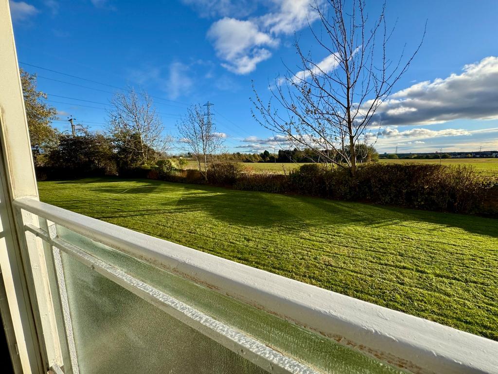 Ridge Court, Newcastle upon Tyne NE13 2 bed apartment for sale - £90,000