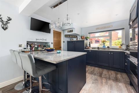 8 Gorselands Close, Ash Vale, Aldershot, GU12 5EF