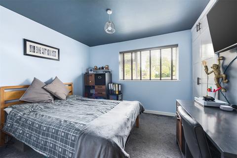 8 Gorselands Close, Ash Vale, Aldershot, GU12 5EF