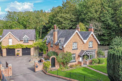 5 bedroom detached house for sale, Branston Road, Burton-On-Trent DE13