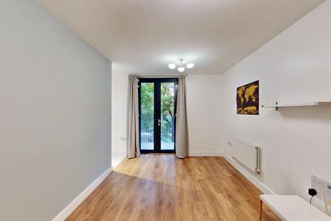 1 bedroom apartment for sale, Fairmont House, Albatross Way, London, SE16