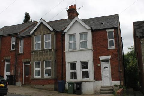 5 bedroom end of terrace house to rent, Benjamin Road, High Wycombe HP13