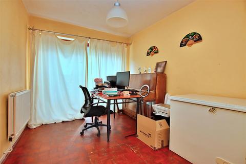 4 bedroom semi-detached house for sale, Delius Close, Elstree