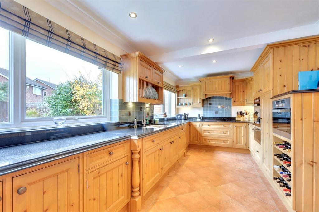 Kitchen (4).jpeg