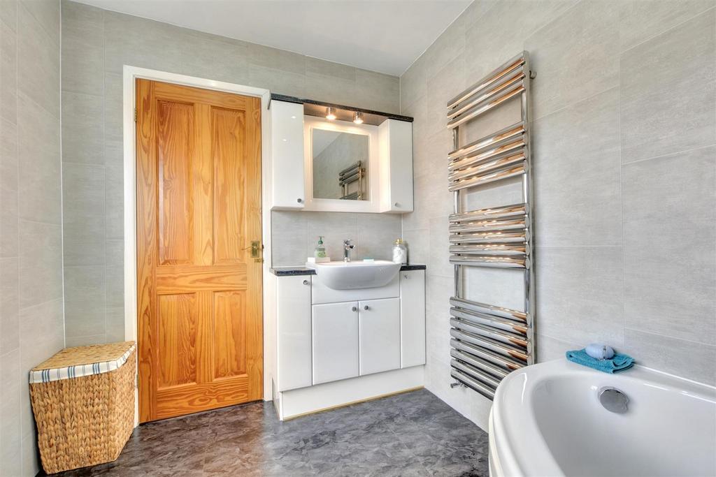 Bathroom (1).jpeg