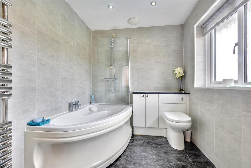 Bathroom (2).jpeg