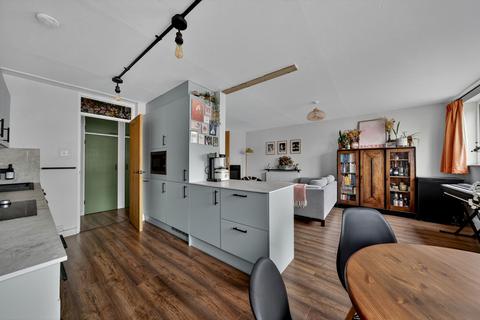 undefined, St. Peter's Way, London N1