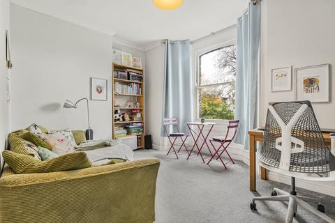 1 bedroom flat for sale, Finsbury Road, Wood Green, London, N22