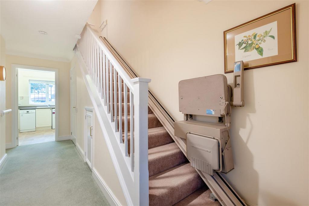 8667436-interior14.jpg