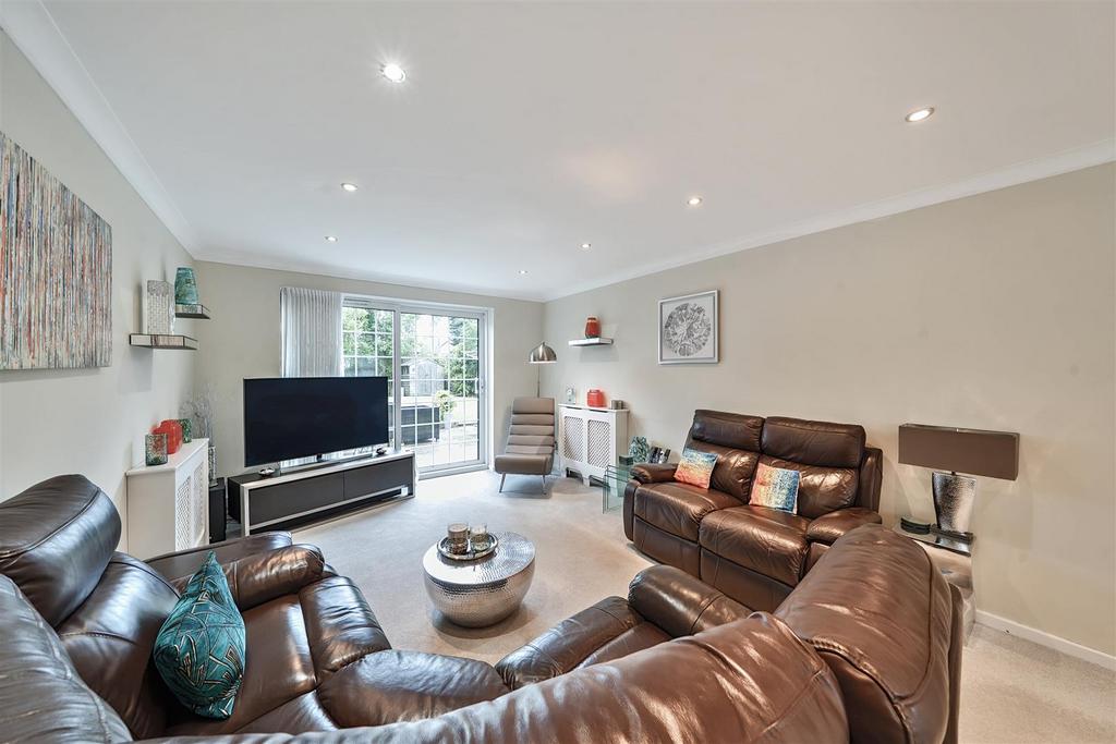Living Room: