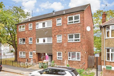 2 bedroom ground floor flat for sale, Landseer Avenue, Manor Park, London