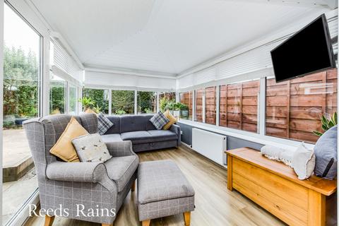 3 bedroom semi-detached house for sale, Thistleton Close, Cheshire SK11