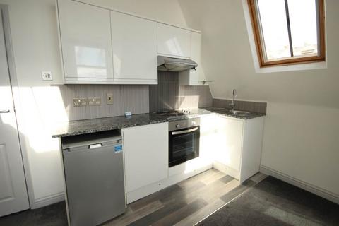 1 bedroom flat to rent, Kings Road, Brighton, East Sussex