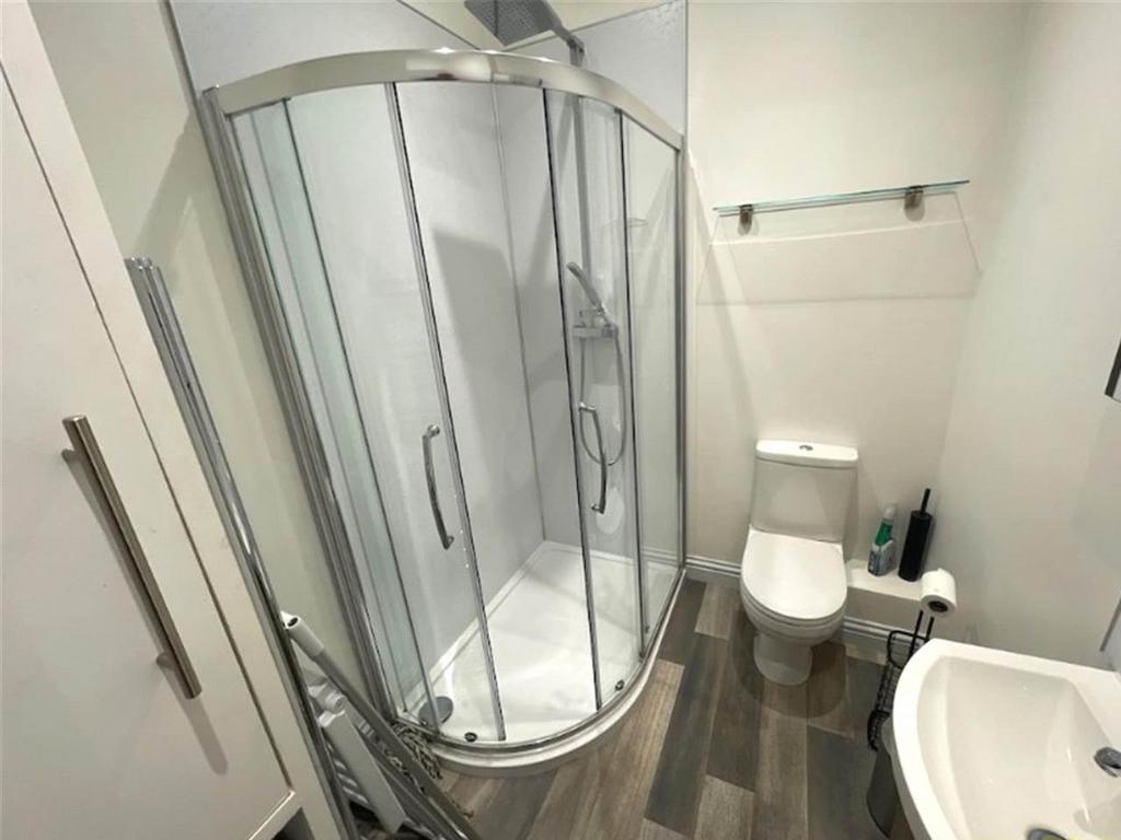 135316727 Bathroom 3