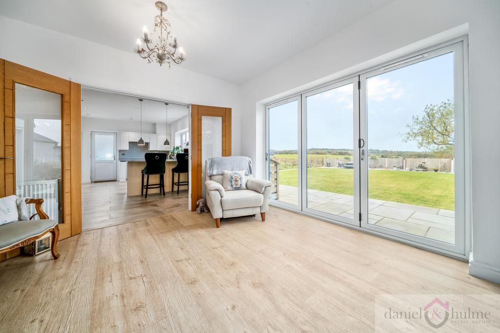 Thru Lounge - Kitchen