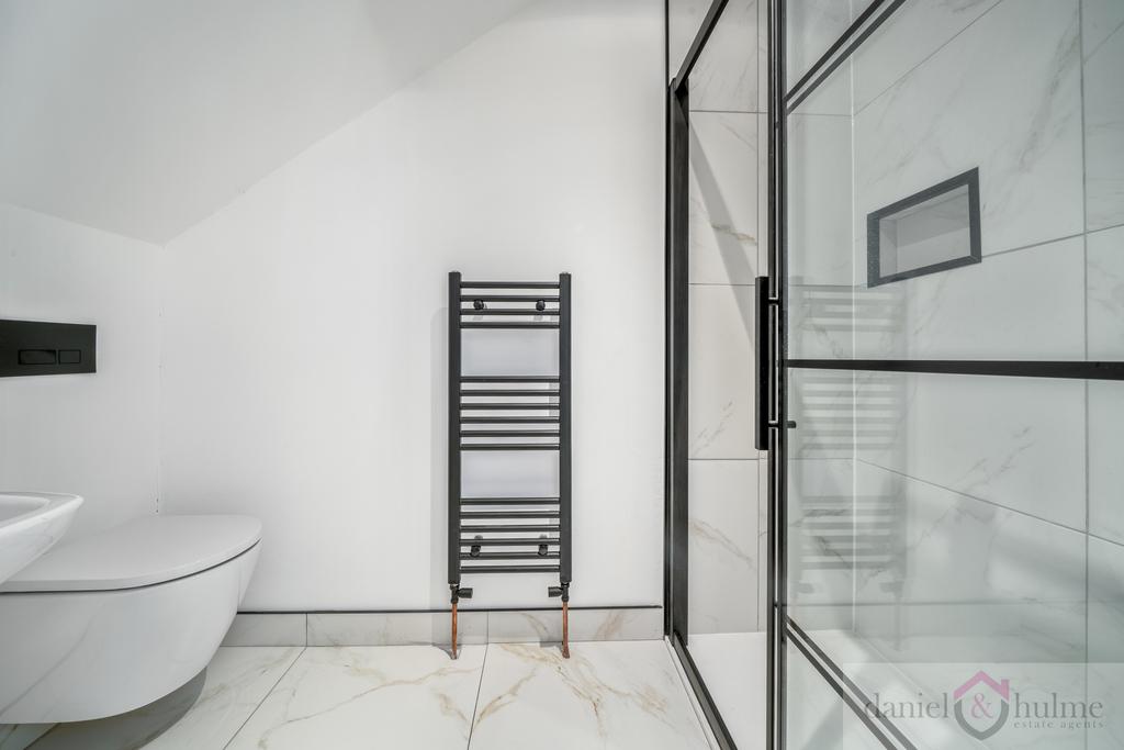 Bed 2 En-suite