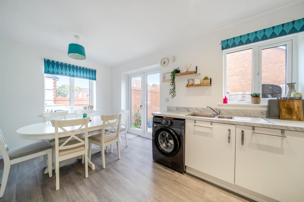 Kitchen/Dining Area