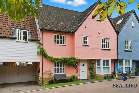 4 bedroom semi-detached house for sale, Chelmer Village CM2