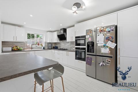 4 bedroom semi-detached house for sale, Chelmer Village CM2