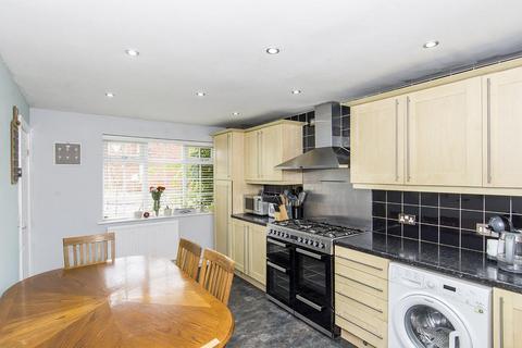 4 bedroom semi-detached house for sale, Faringdon Avenue, Lutterworth