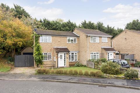 4 bedroom semi-detached house for sale, Faringdon Avenue, Lutterworth
