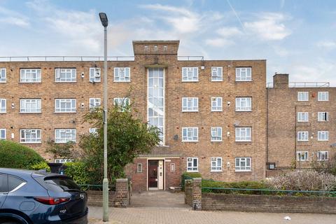 64 Tyneham Close, London, SW11 5XW