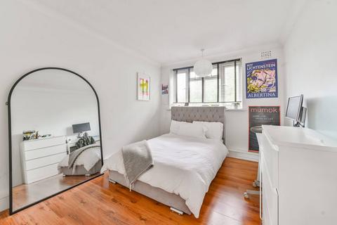 64 Tyneham Close, London, SW11 5XW