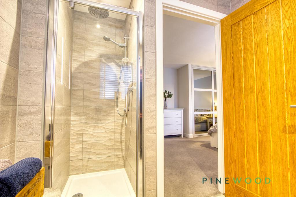 Ensuite (Bedroom 1)