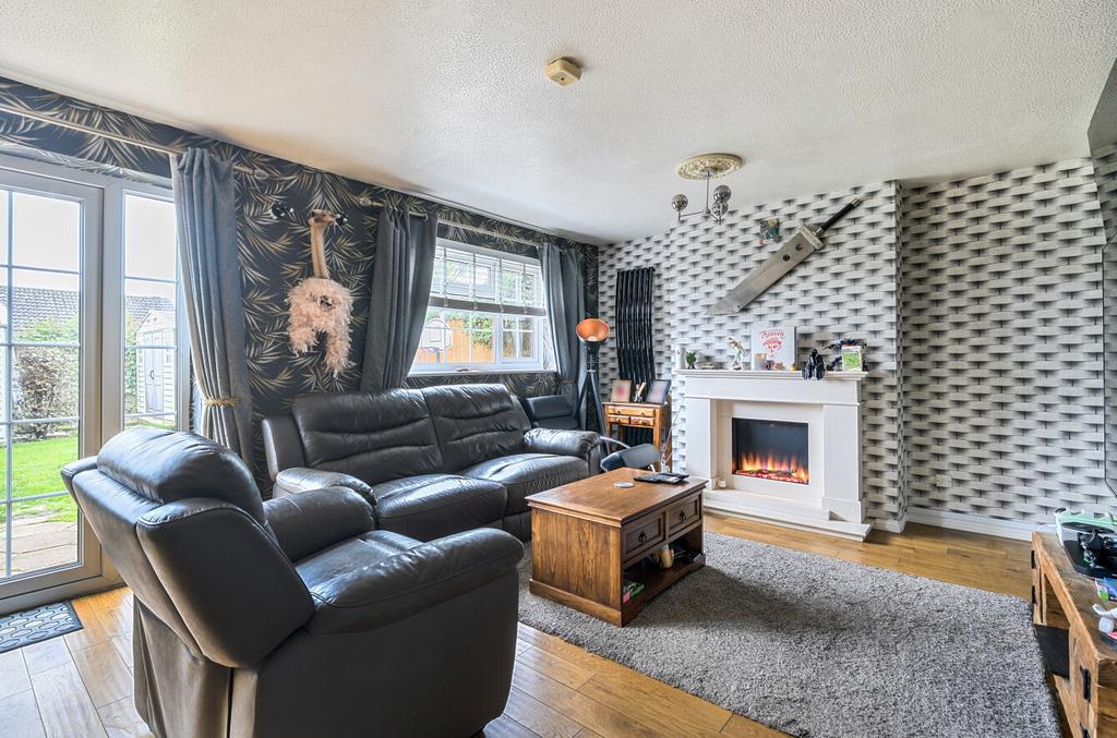 1362754-7-68ee467...