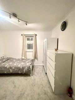 1 bedroom in a house share to rent, Banbury Road, London E17