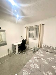 1 bedroom in a house share to rent, Banbury Road, London E17
