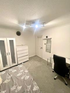 1 bedroom in a house share to rent, Banbury Road, London E17