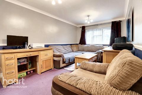 2 bedroom flat for sale, Horton Walk, Westwood